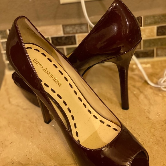 Shoes. - Picture 3 of 5